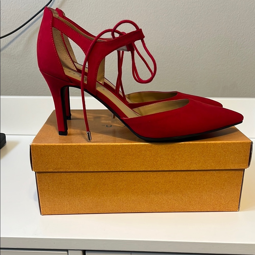 Elegant Unisa Red Women's Heels Size 11
